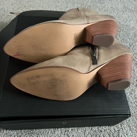 Frye Reina Side Zip Western Bootie size 9.5 - Picture 2 of 3